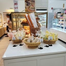 Tous les Jours at Lotte Plaza Market Tous les Jours at Lotte Plaza Market
