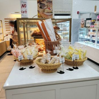 Tous Les Jours - Tous les Jours at Lotte Plaza Market - Bakeries Near Me - Tampa, Florida Tous Les Jours - Tous les Jours at Lotte Plaza Market - Bakeries Near Me - Tampa, Florida