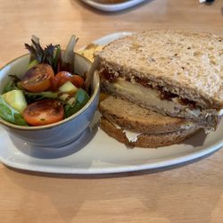 Glen Rowan Cafe - Extra Mature Cheddar and Chutney
