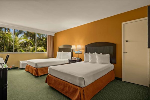 Airport Honolulu Hotel, Trademark Collection by Wyndham by null