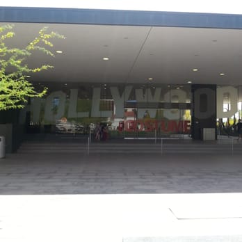 Phoenix Art Museum - Hollywood Costumes - Art Museums Near Me - Phoenix, Arizona Phoenix Art Museum - Hollywood Costumes - Art Museums Near Me - Phoenix, Arizona