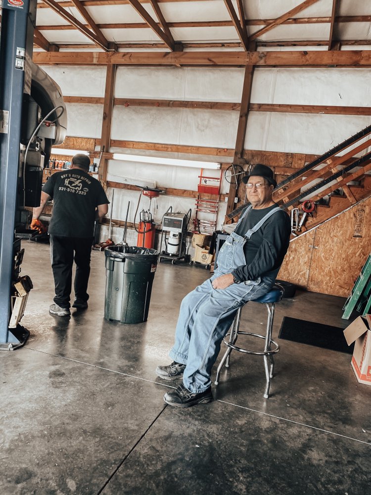 ROY’S AUTO REPAIR Updated September 2024 15 Photos 209 Mountain