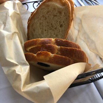 Enzo's - Bread basket - Italian Near Me - Bronx, New York