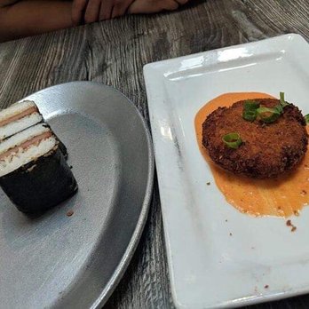 Da Kitchen Maui - Spam musubi and wonderfully tasting kimchi crabcake - Hawaiian Near Me - Kihei, Hawaii Da Kitchen Maui - Spam musubi and wonderfully tasting kimchi crabcake - Hawaiian Near Me - Kihei, Hawaii