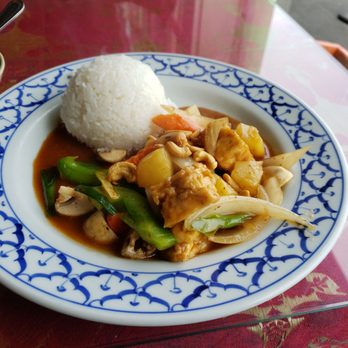 Bangkok Kitchen - Tofu with cashew nut sauce - Thai Near Me - Hyannis, Massachusetts Bangkok Kitchen - Tofu with cashew nut sauce - Thai Near Me - Hyannis, Massachusetts