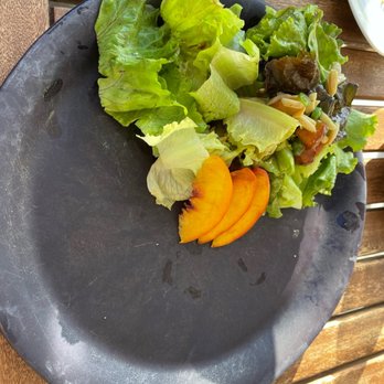 Reluctant Panther Restaurant - Seasonal peach salad - American Near Me - Manchester, Vermont Reluctant Panther Restaurant - Seasonal peach salad - American Near Me - Manchester, Vermont