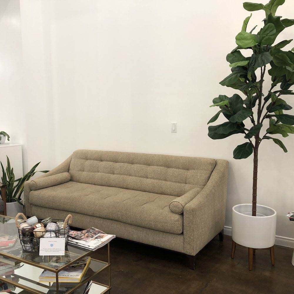 Bravo Salon - The Comfy Couch - Hair Salons Near Me - Pasadena, California Bravo Salon - The Comfy Couch - Hair Salons Near Me - Pasadena, California