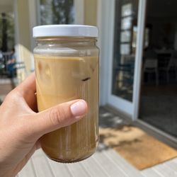 Simple Coffee - Iced oat milk latte