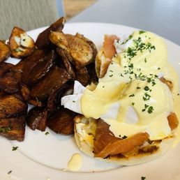 Salmon Benedict
