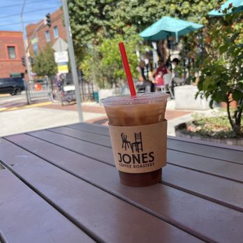 Jones Coffee Roasters - Vanilla cold brew - Coffee Roasteries Near Me - South Pasadena, California Jones Coffee Roasters - Vanilla cold brew - Coffee Roasteries Near Me - South Pasadena, California