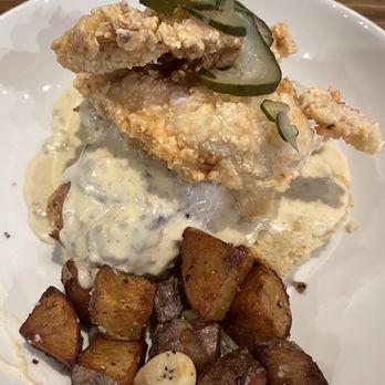 Raven and Lily restaurant - Chicken and biscuits - Southern Near Me - Collierville, Tennessee