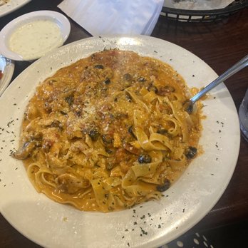 Italy Pasta & Pizza - Chicken Cabonara with pink sauce - Pizza Near Me - Fort Worth, Texas Italy Pasta & Pizza - Chicken Cabonara with pink sauce - Pizza Near Me - Fort Worth, Texas