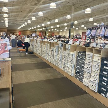 DSW Designer Shoe Warehouse - Shoe Stores Near Me - Fairfield, Connecticut DSW Designer Shoe Warehouse - Shoe Stores Near Me - Fairfield, Connecticut