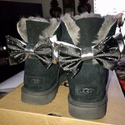 Here is the final product of what was done to my Ugg boots.  I am very pleased she was able to recreate the bow I lost.