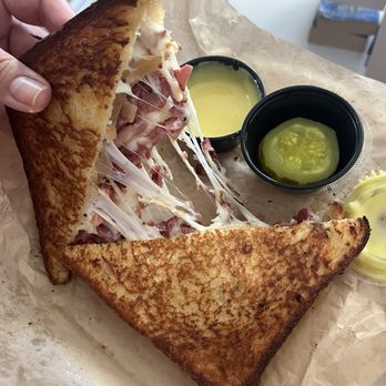 Honolulu Bistro - THE PASTRAMI - Hawaiian Near Me - Honolulu, Hawaii