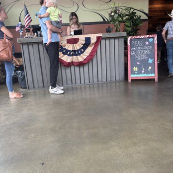 Slackwater Pub & Pizzeria - Check-in on a Monday evening. - Pizza Near Me - Ogden, Utah