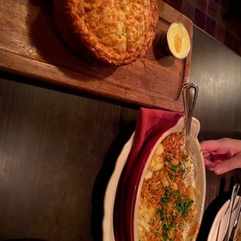 Trivoli Tavern - Corn bread and lobster Mac and cheese - American Near Me - Chicago, Illinois Trivoli Tavern - Corn bread and lobster Mac and cheese - American Near Me - Chicago, Illinois