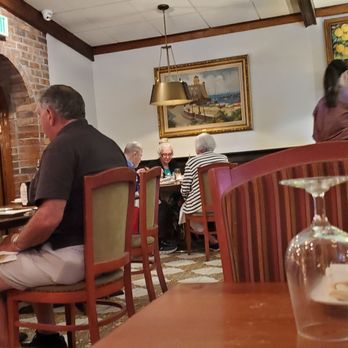 La Casa Pasta Restaurant - Dining room - Italian Near Me - Newark, Delaware La Casa Pasta Restaurant - Dining room - Italian Near Me - Newark, Delaware