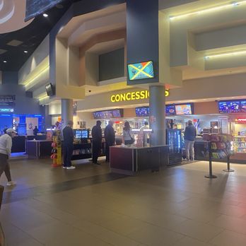 Regal Stonecrest at Piper Glen - Concession stand - Cinema Near Me - Charlotte, North Carolina