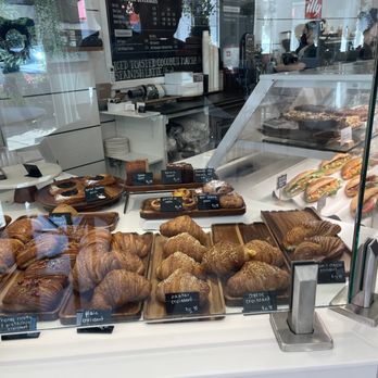Eclairons - Desserts Near Me - Arlington, Virginia