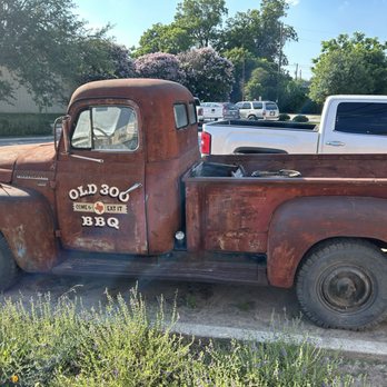 Old 300 BBQ - Outside truck - Barbeque Near Me - Blanco, Texas Old 300 BBQ - Outside truck - Barbeque Near Me - Blanco, Texas
