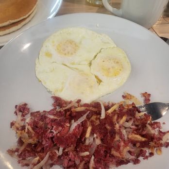 Main St Breakfast + Lunch - Cornbread hash and eggs - Breakfast & Brunch Near Me - Keller, Texas