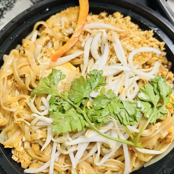 Asian Thai Kitchen 2 - Chicken Pad Thai - Thai Near Me - Miami, Florida