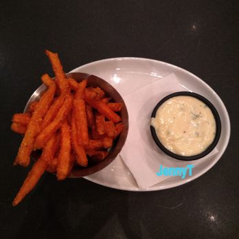 Moxies Pickering Restaurant - Sweet Potato fries - Canadian (New) Near Me - Pickering, Ontario