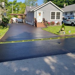 Blackstone, Sealcoating & Concrete - Sealcoated driveway