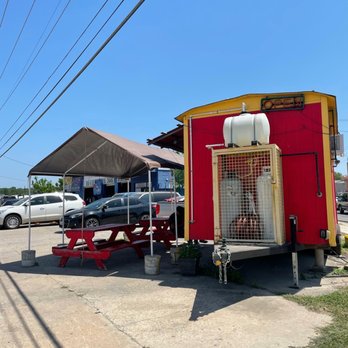Taqueria La Libertad - Outside - Food Trucks Near Me - Austin, Texas