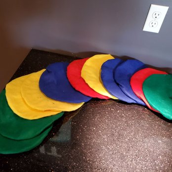 Pinot's Palette - Berets for inspiration - Paint & Sip Near Me - Temecula, California