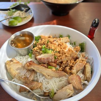 Pho Hut - Chicken veremicelli 8/10 - Vietnamese Near Me - Bakersfield, California