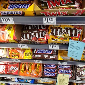 H-E-B - ows a variety of snacks on display - Drugstores Near Me - San Antonio, Texas H-E-B - ows a variety of snacks on display - Drugstores Near Me - San Antonio, Texas