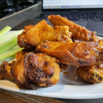 Cazzy's Corner Grill - Buffalo wings - American Near Me - Knoxville, Tennessee