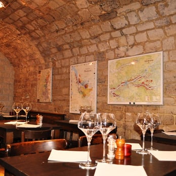 Le Vin Qui Danse - French Near Me - Paris, 75
