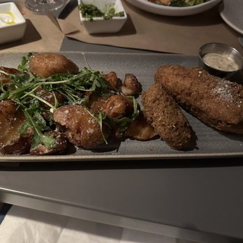 Market North End - Fried Chicken - Bars Near Me - Birmingham, Michigan