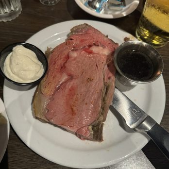 Arthur's Supper Club - Medium rare petite rib - American Near Me - Spring Green, Wisconsin