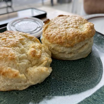 Esencia Urban Kitchen - Buttermilk Biscuits - Cafes Near Me - Chicago, Illinois Esencia Urban Kitchen - Buttermilk Biscuits - Cafes Near Me - Chicago, Illinois