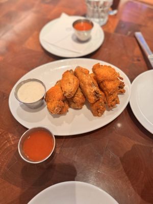 Wolfgang Puck Bar & Grill by null