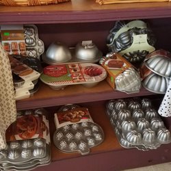 MS B's Sweet Supplies - Cake pans