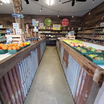 Fruit Barn - Inside store - Farmers Market Near Me - Gilroy, California