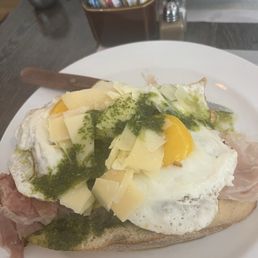 egg and prosciutto sandwich egg and prosciutto sandwich