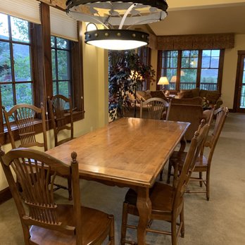 Snow King Resort Hotel and Condos - Kitchen table - Ski Resorts Near Me - Jackson, Wyoming