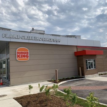 Burger King - Burger King - the drive-thru can service vehicles 9 feet and under - Fast Food Near Me - Toronto, Ontario Burger King - Burger King - the drive-thru can service vehicles 9 feet and under - Fast Food Near Me - Toronto, Ontario