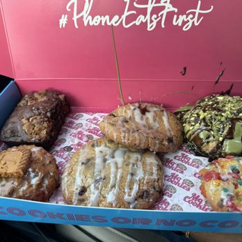 Mo Cookies - Original Brookie Cookie, Nutella cookie, Dubai chocolate cookie, biscoff cookie, fruity pebbles cookie - Desserts Near Me - Wesley Chapel, Florida Mo Cookies - Original Brookie Cookie, Nutella cookie, Dubai chocolate cookie, biscoff cookie, fruity pebbles cookie - Desserts Near Me - Wesley Chapel, Florida