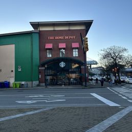 Exterior photo of Starbucks - West Vancouver, British Columbia Exterior photo of Starbucks - West Vancouver, British Columbia