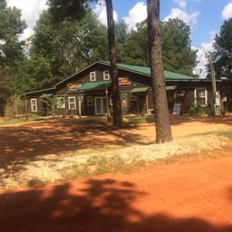 The museum/gift shop, the only outbuilding that wasn't a cabin visible on the premesis The museum/gift shop, the only outbuilding that wasn't a cabin visible on the premesis