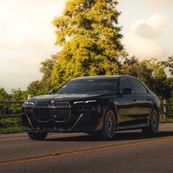 Southern Chauffeur Services - BMW 740i