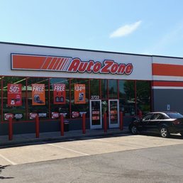 Exterior photo of AutoZone Auto Parts - Yakima, Washington Exterior photo of AutoZone Auto Parts - Yakima, Washington