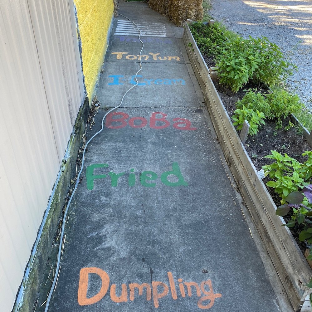 Thai Monkey - Walkway from the parking lot - Thai Near Me - Roanoke, Texas